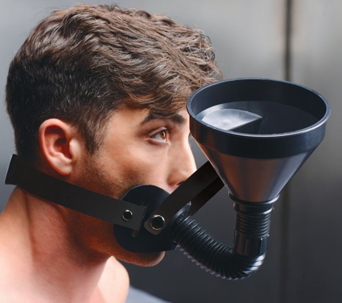 Latrine Extreme Trechter Gag