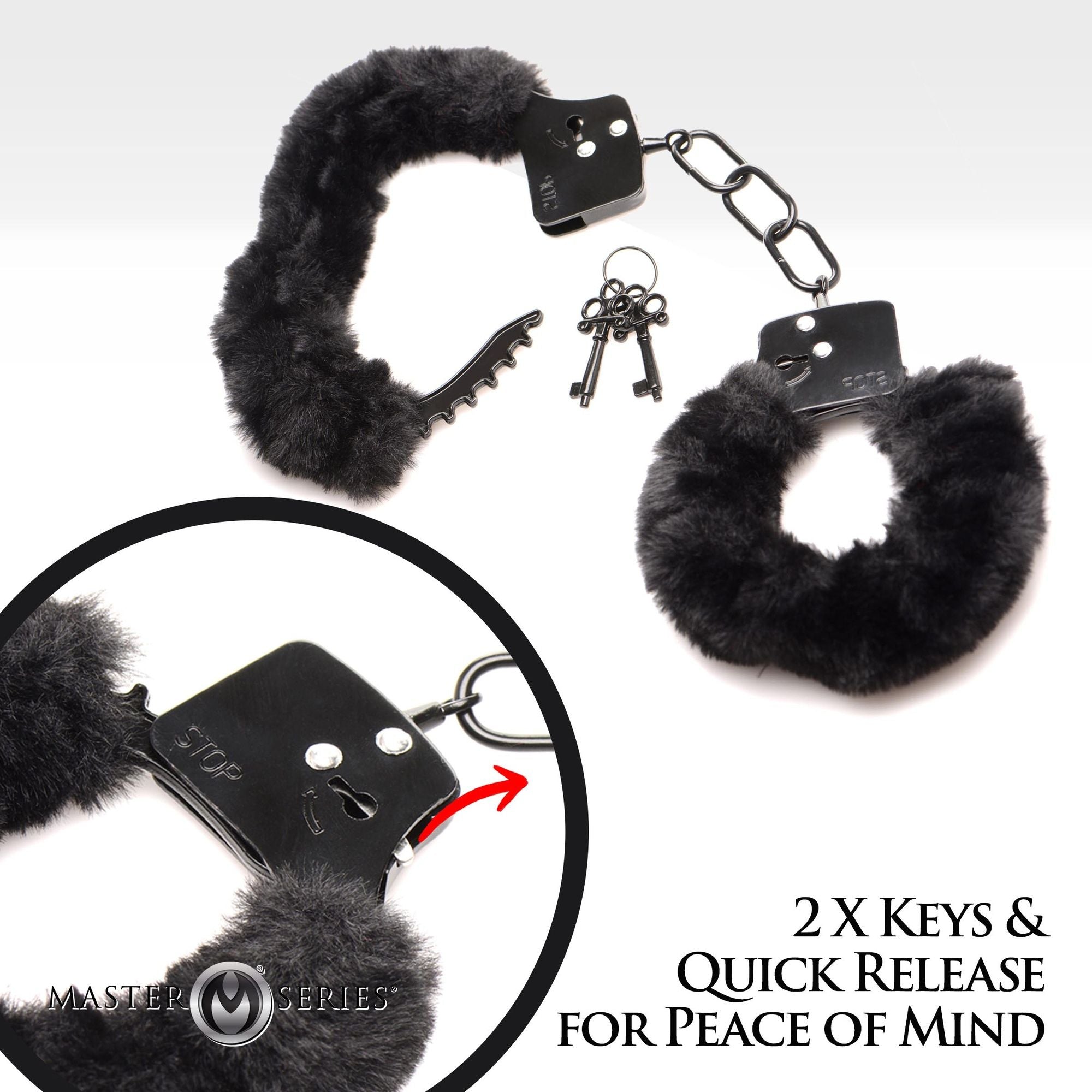 XR Brands - Cuffed In Fur Handboeien - Zwart