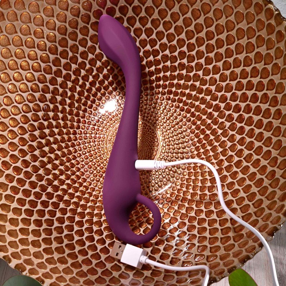 Evolved - Lochness G-spot Vibrator - 19 cm